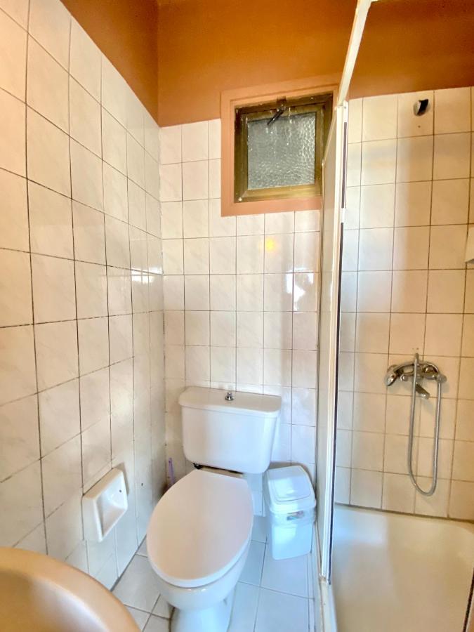 كيرينيا Kaan Hotel & Apartment المظهر الخارجي الصورة